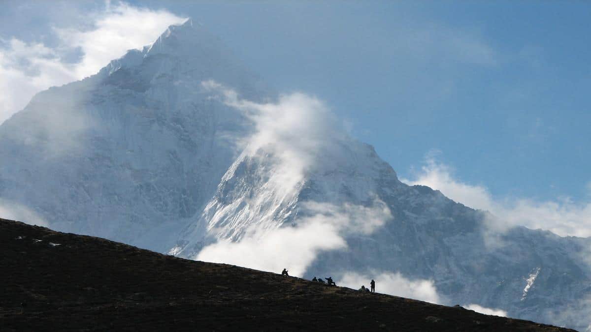 Best Trekking Routes for Seniors in Nepal