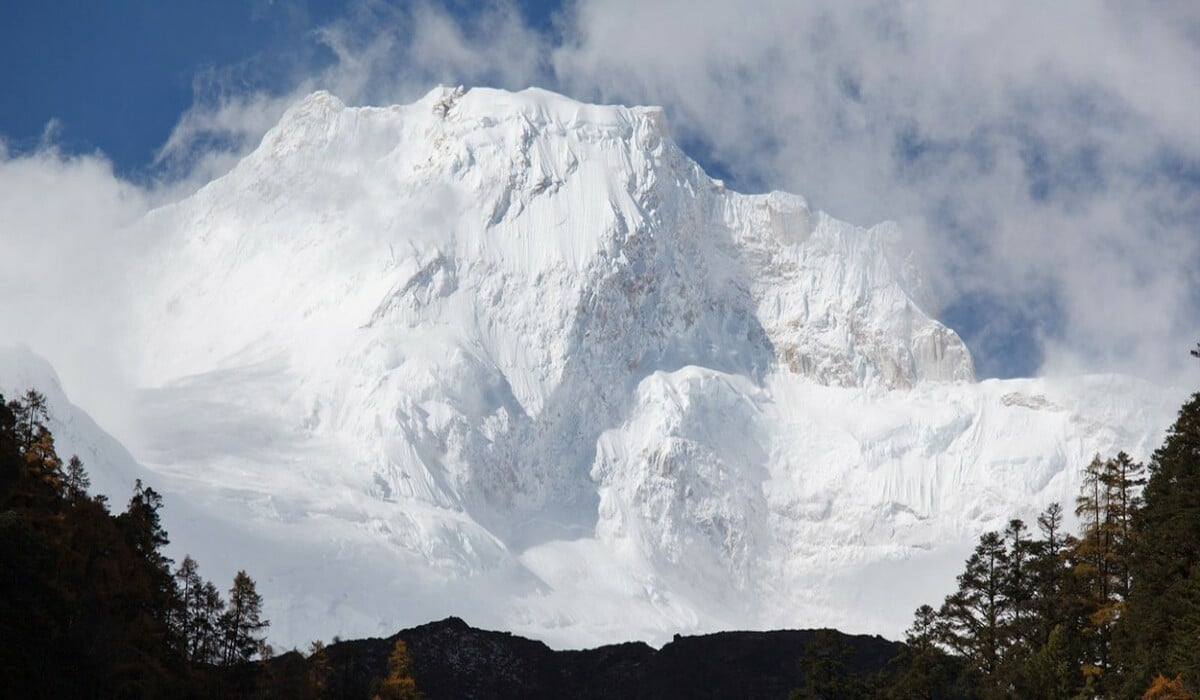 Saribung Peak Climbing 